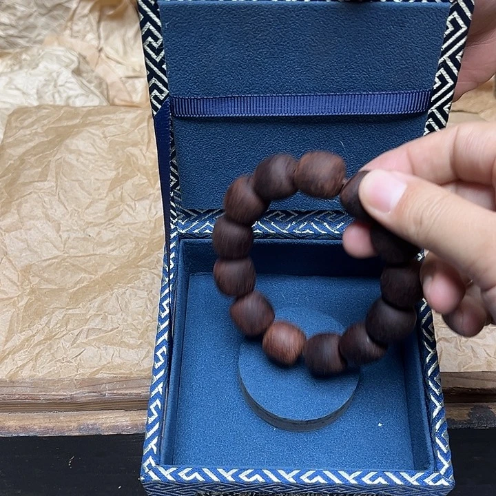 大叶紫檀（黑酸枝木类）