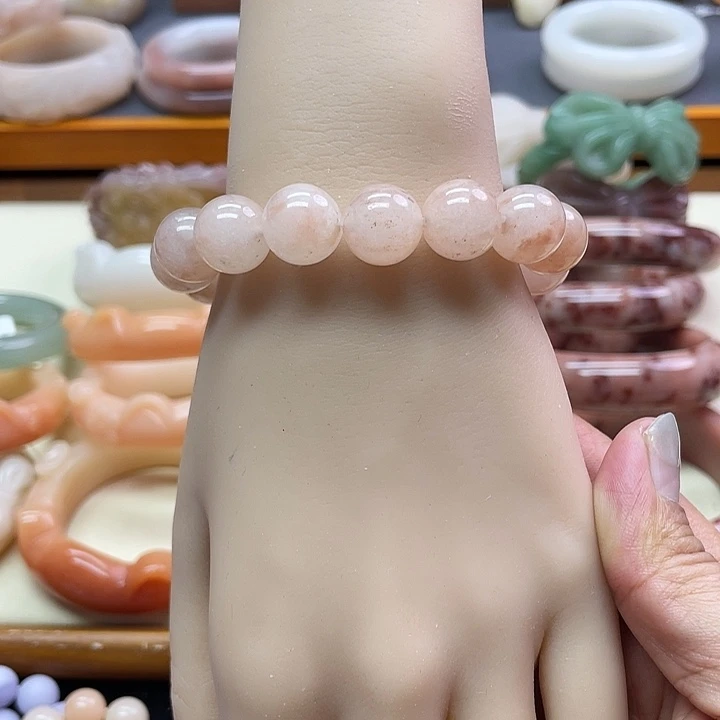 未镶嵌石英岩玉珠宝奇石
