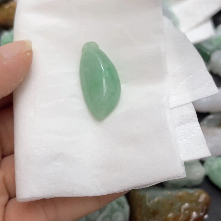 【闪购商品】翡翠颈饰未镶嵌天然翡翠