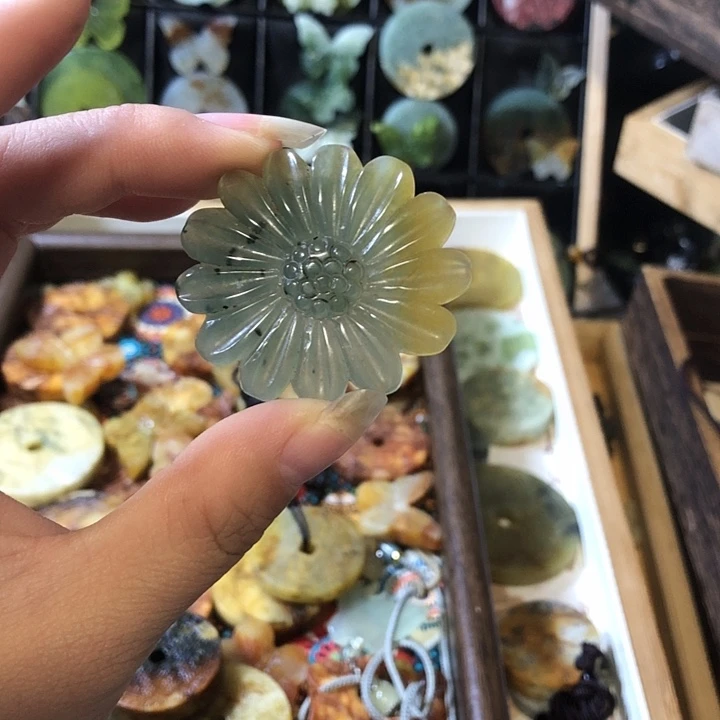 岫玉未镶嵌岫玉挂件