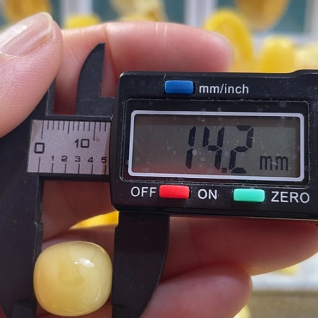 【闪购商品】琥珀裸石未镶嵌2车