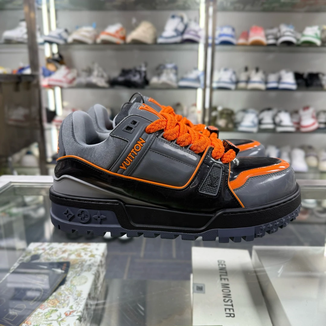 99新 LouisVuitton/路易威登 胖丁渐变灰橙鞋 原盒 42码 DY9017