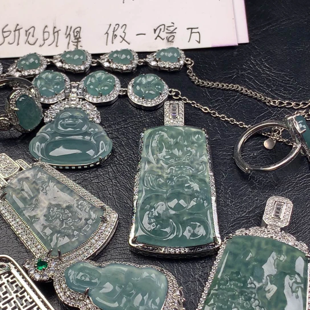 用***1颈饰未镶嵌翡翠佛公