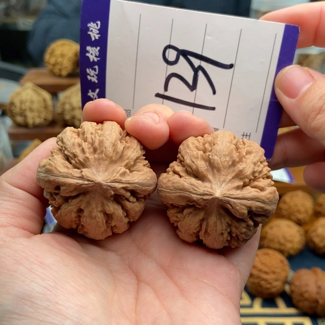 文玩核桃吊坠40霸王龙