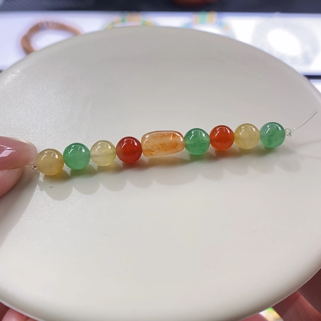 颈饰未镶嵌翡翠一手浓彩
