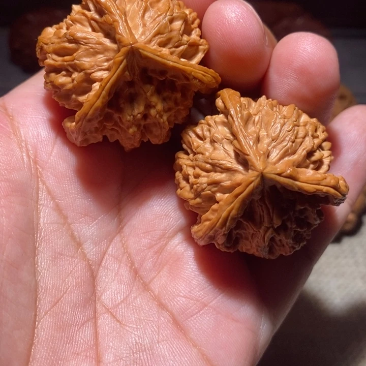 文玩核桃吊坠41粗筋盘山三棱