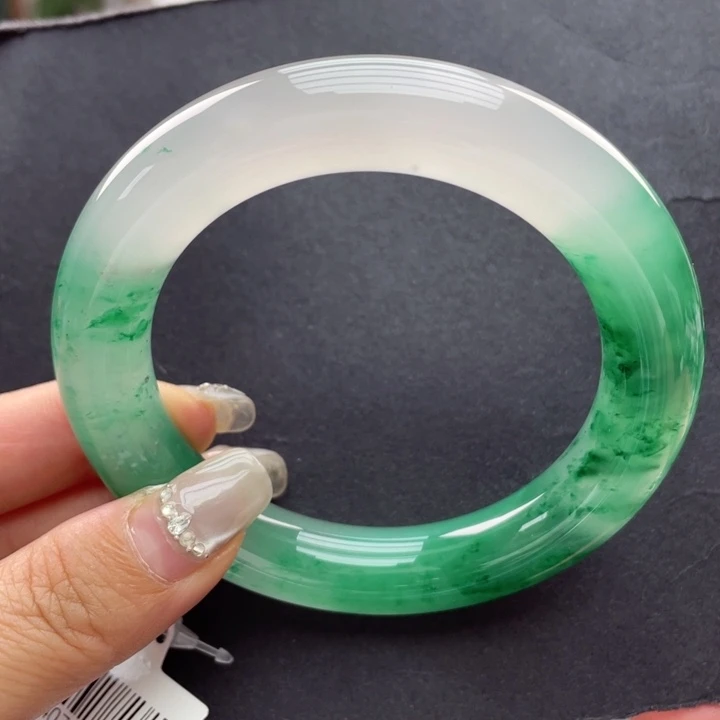 未镶嵌手镯石英质玉