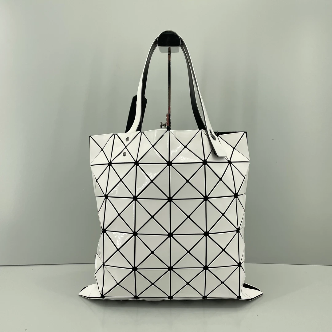 95新 Issey Miyake/三宅一生 白色六格托特包34*34*2cmE011812