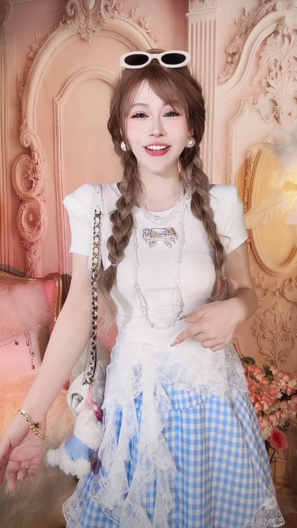 【崔】T0142 美式蕾丝拼接圆领T恤女爆款小众不规则紧身上衣