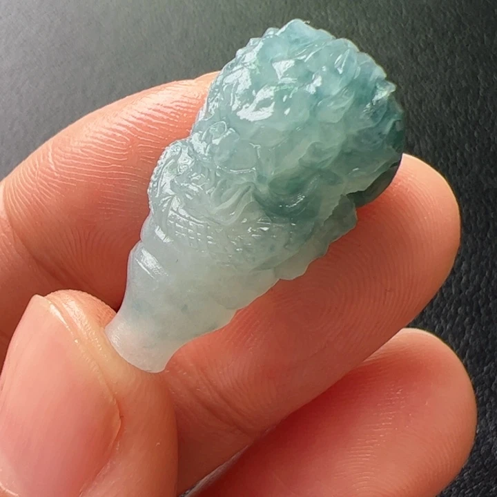 定制翡翠未镶嵌龙头三通