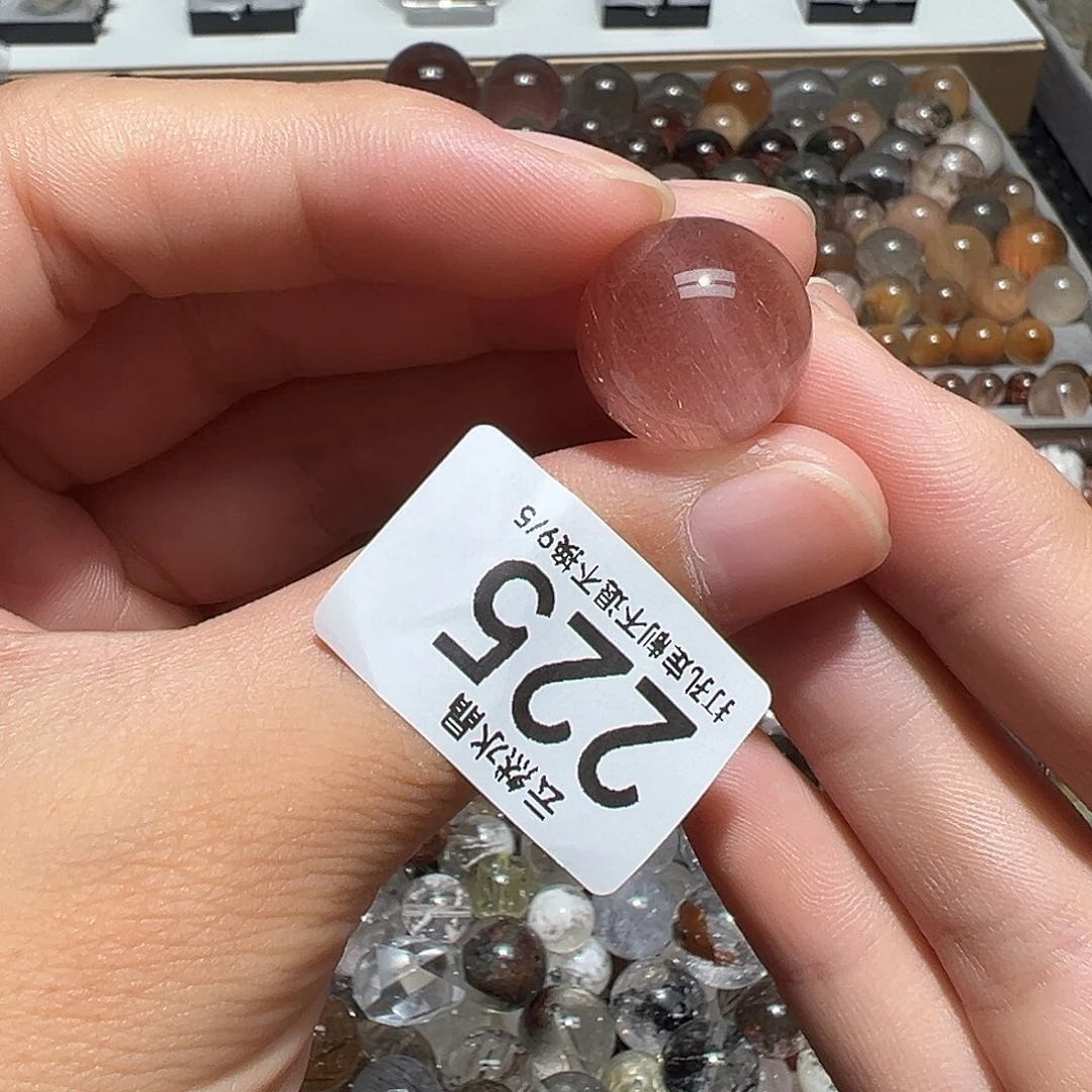 柬***萨未镶嵌珠宝半成品水晶