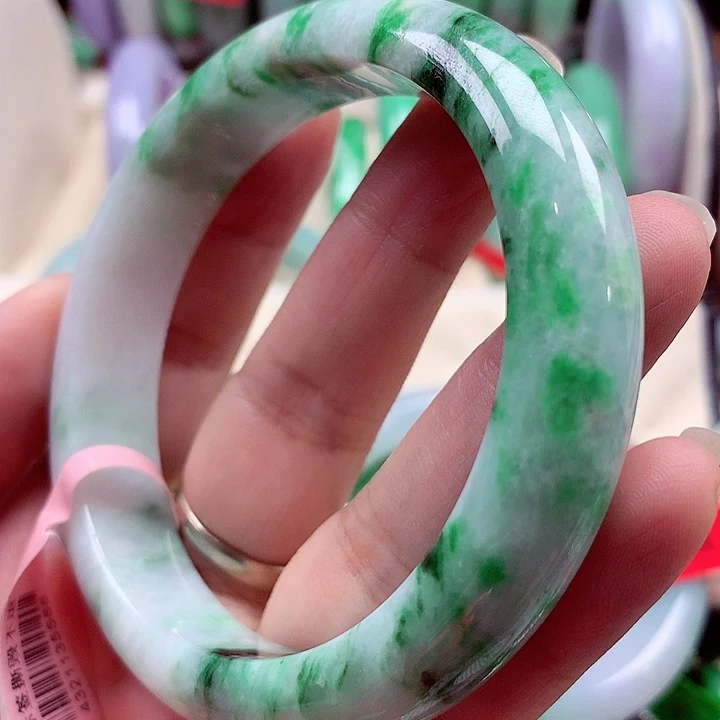 翡翠未镶嵌手镯翡翠