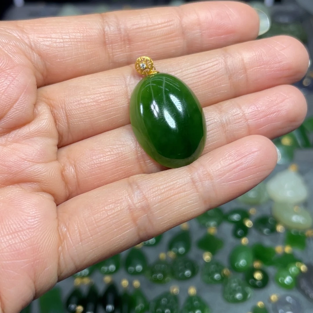 和田玉（碧玉）吊坠(不含链)18K金镶嵌阿***浩