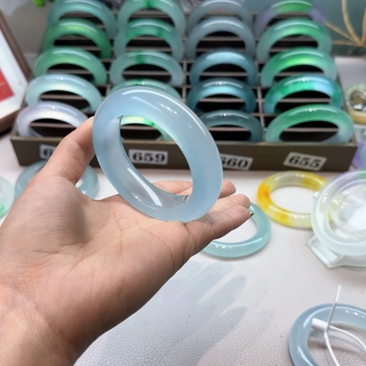 玉粥*周时尚飘花手镯879