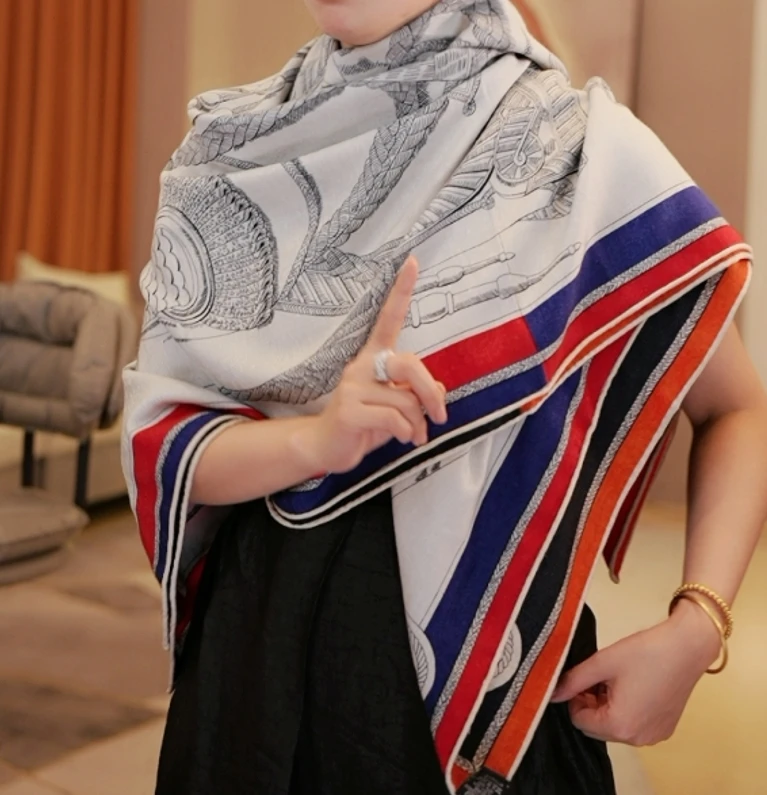 RX140丝绒方巾-青纹链时 提花双面异色135cm丝巾