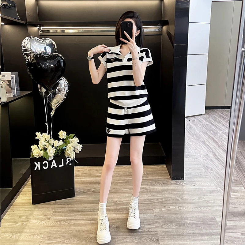 夏季显瘦套装条纹短袖气质时尚休闲减龄出游服装女洋气宽松两件套