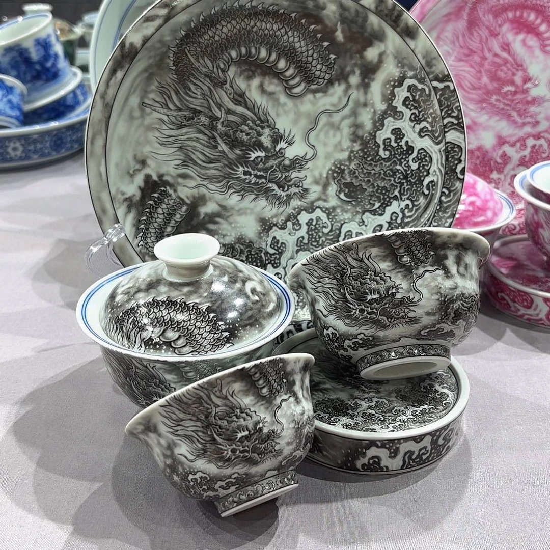 瓷片景德镇瓷器精品陈列