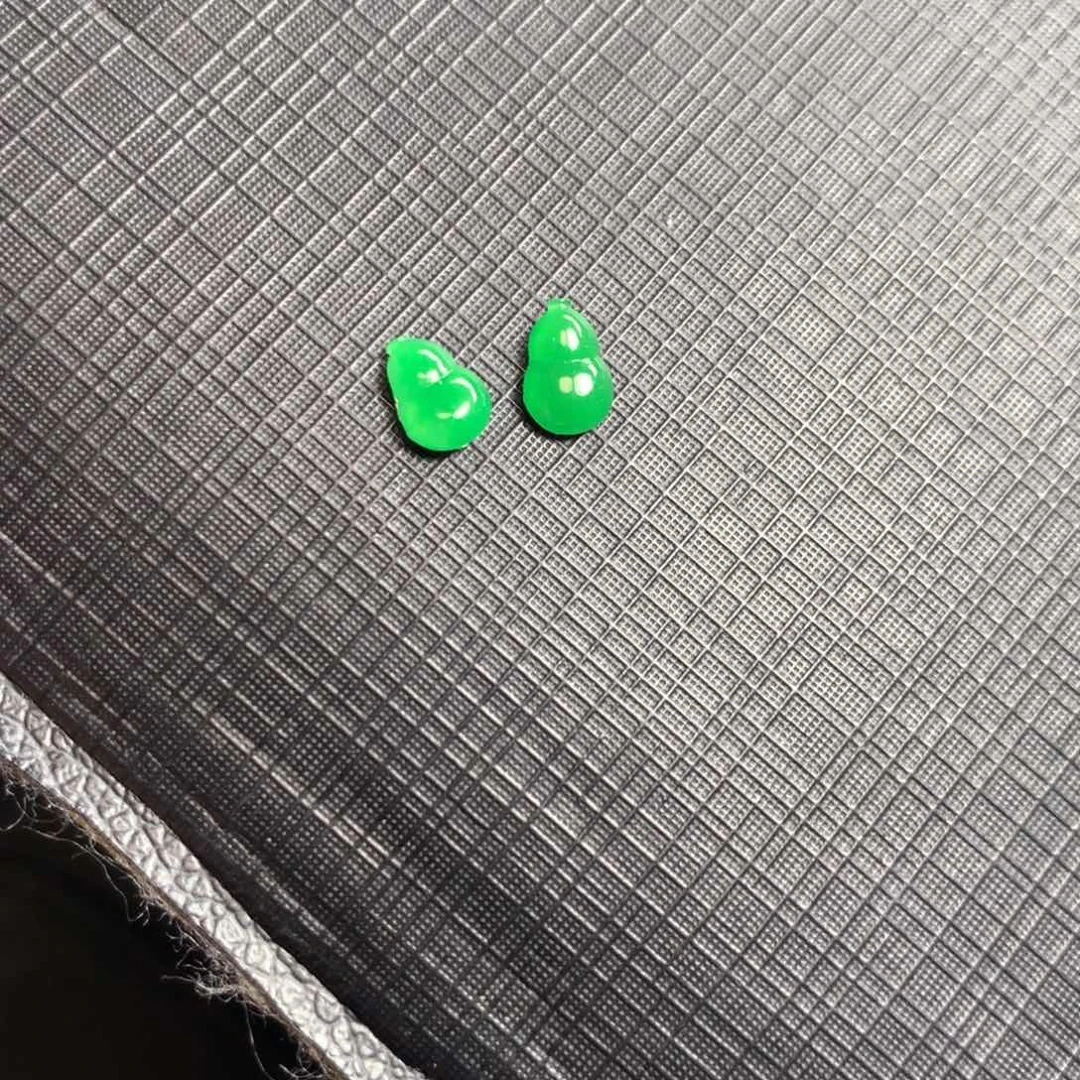 翡翠未镶嵌颈饰F**u翡翠