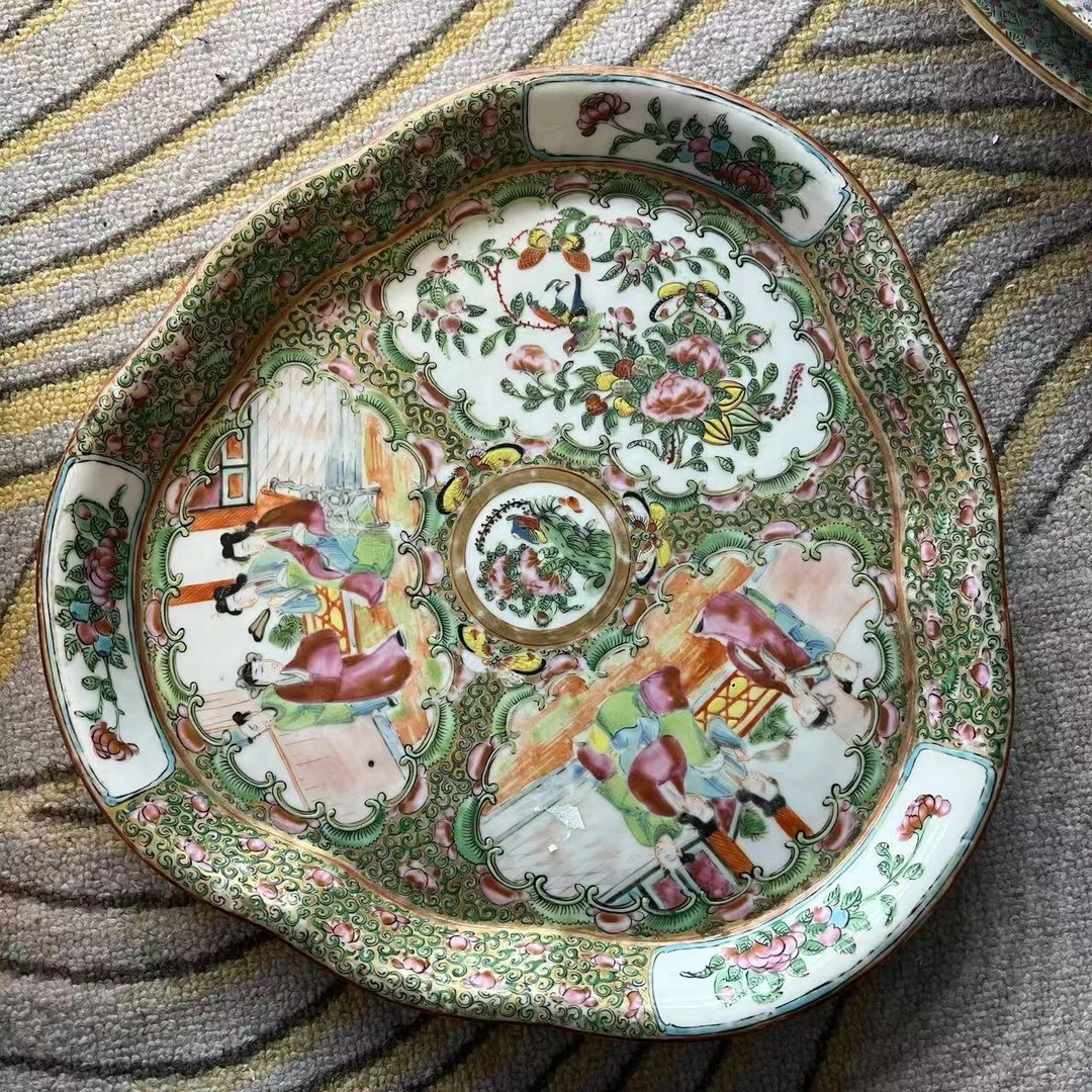 F622清道光广彩开窗花鸟人物纹异形