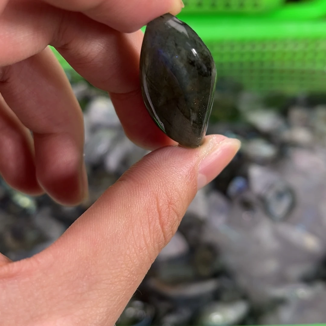 拉长石吊坠未镶嵌?*戳