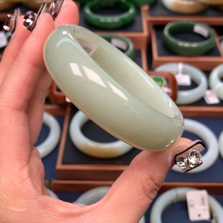 和田玉手镯57圈口未镶嵌