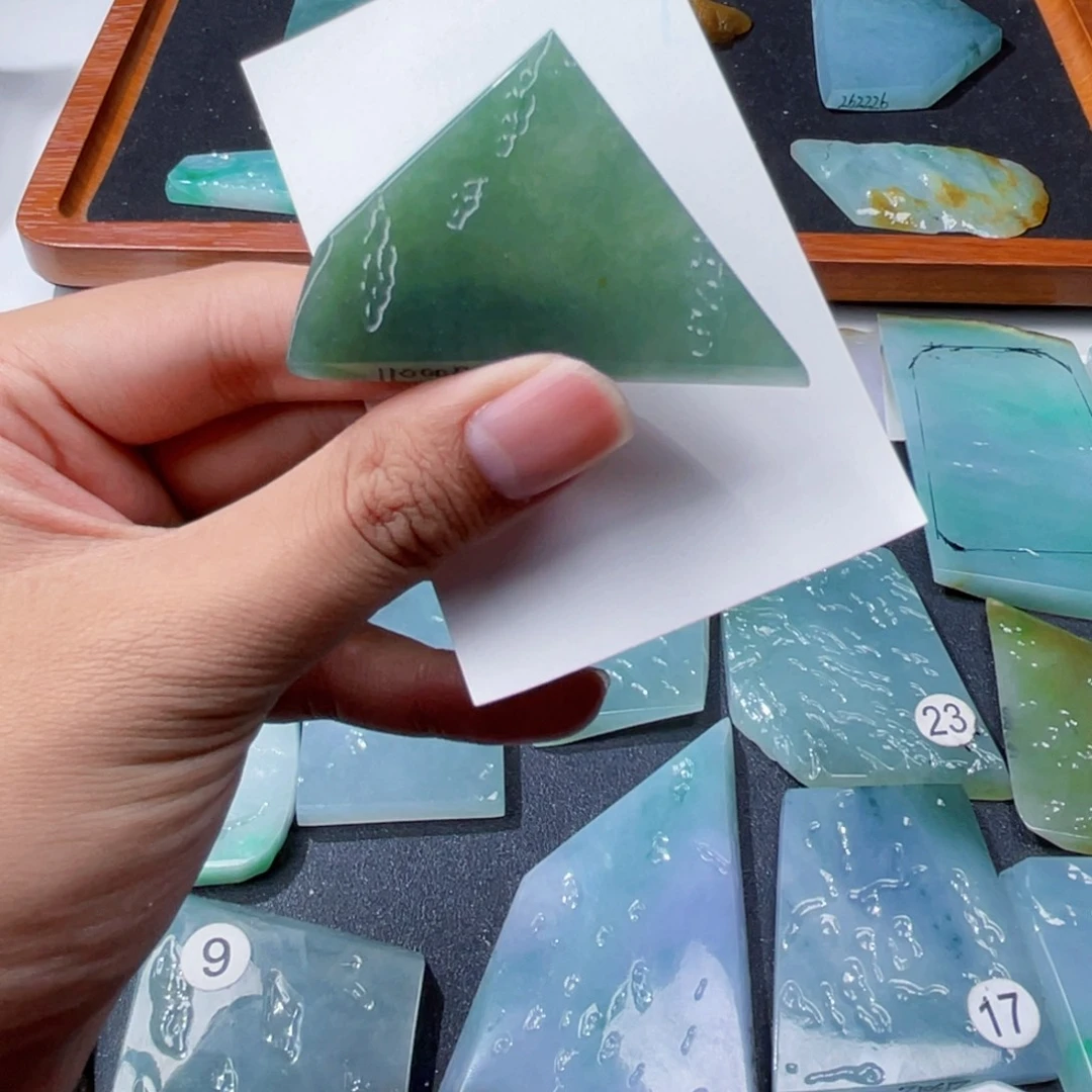 定制翡翠未镶嵌挂件料