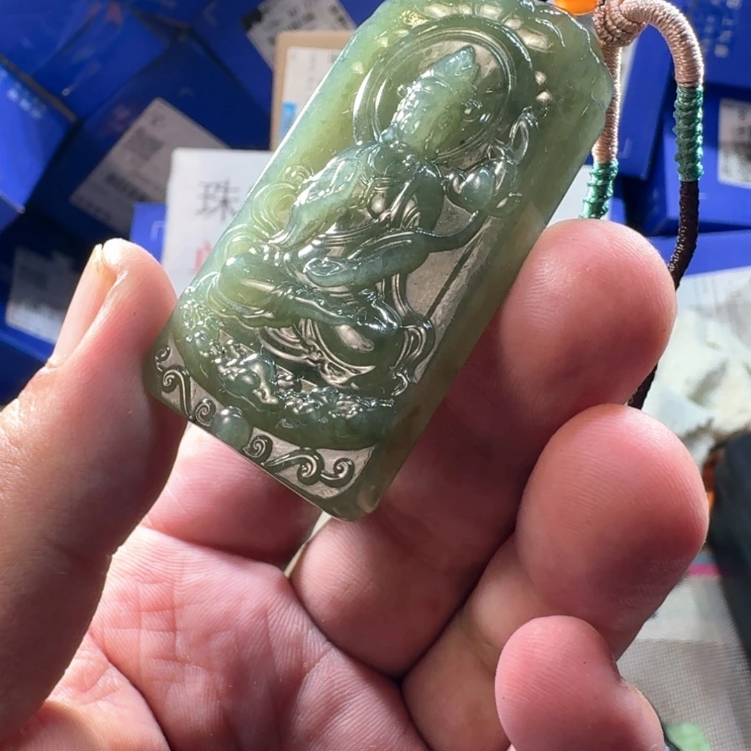 颈饰未镶嵌和田玉（糖玉）