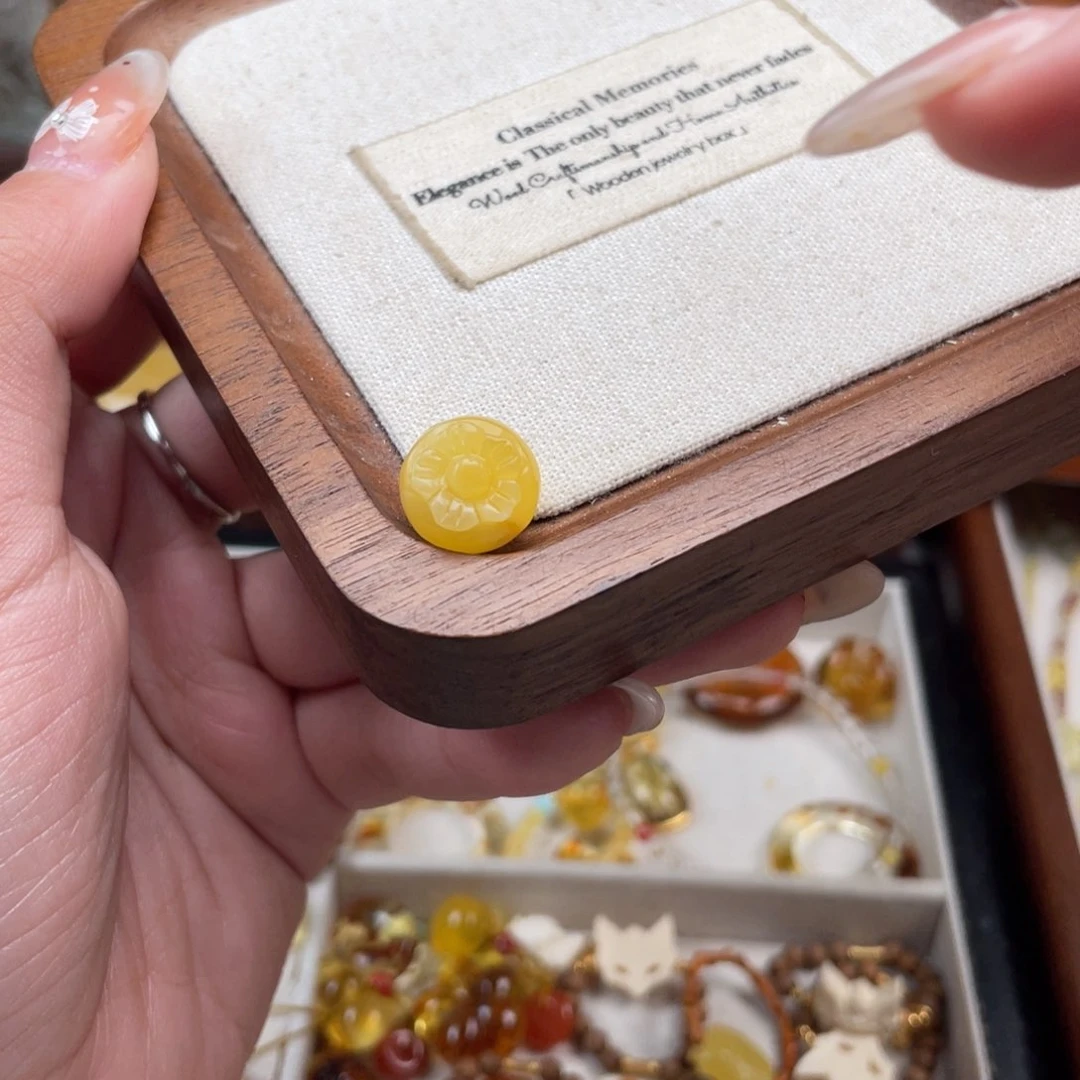 琥珀裸石未镶嵌微瑕柿子