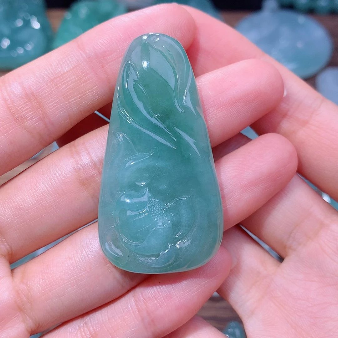 颈饰未镶嵌翡翠如鱼得水
