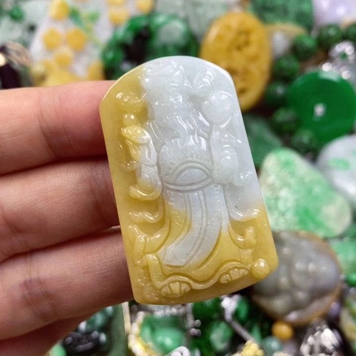 翡翠未镶嵌吊坠(赠链)