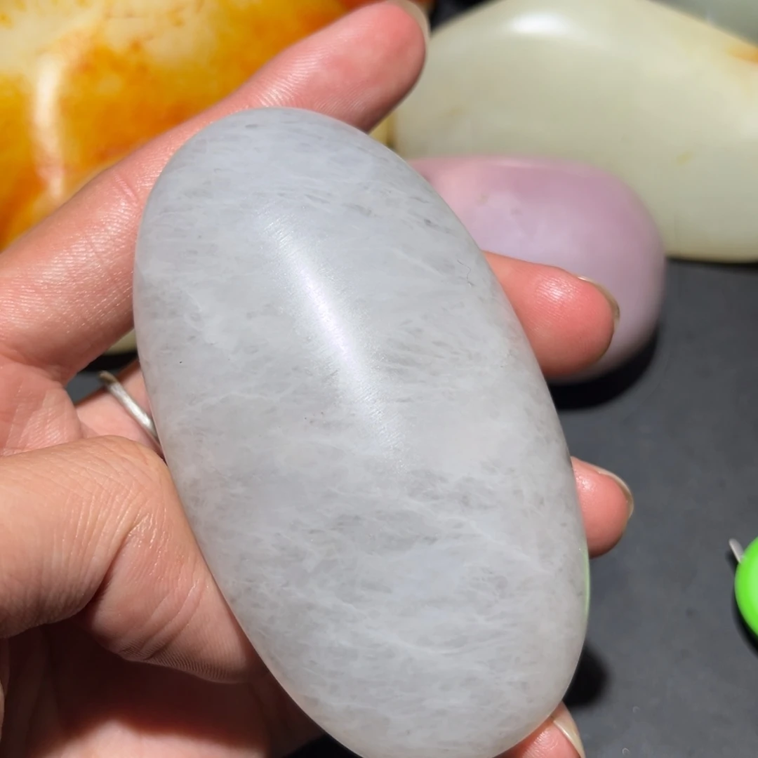 和田玉未镶嵌珠宝奇石