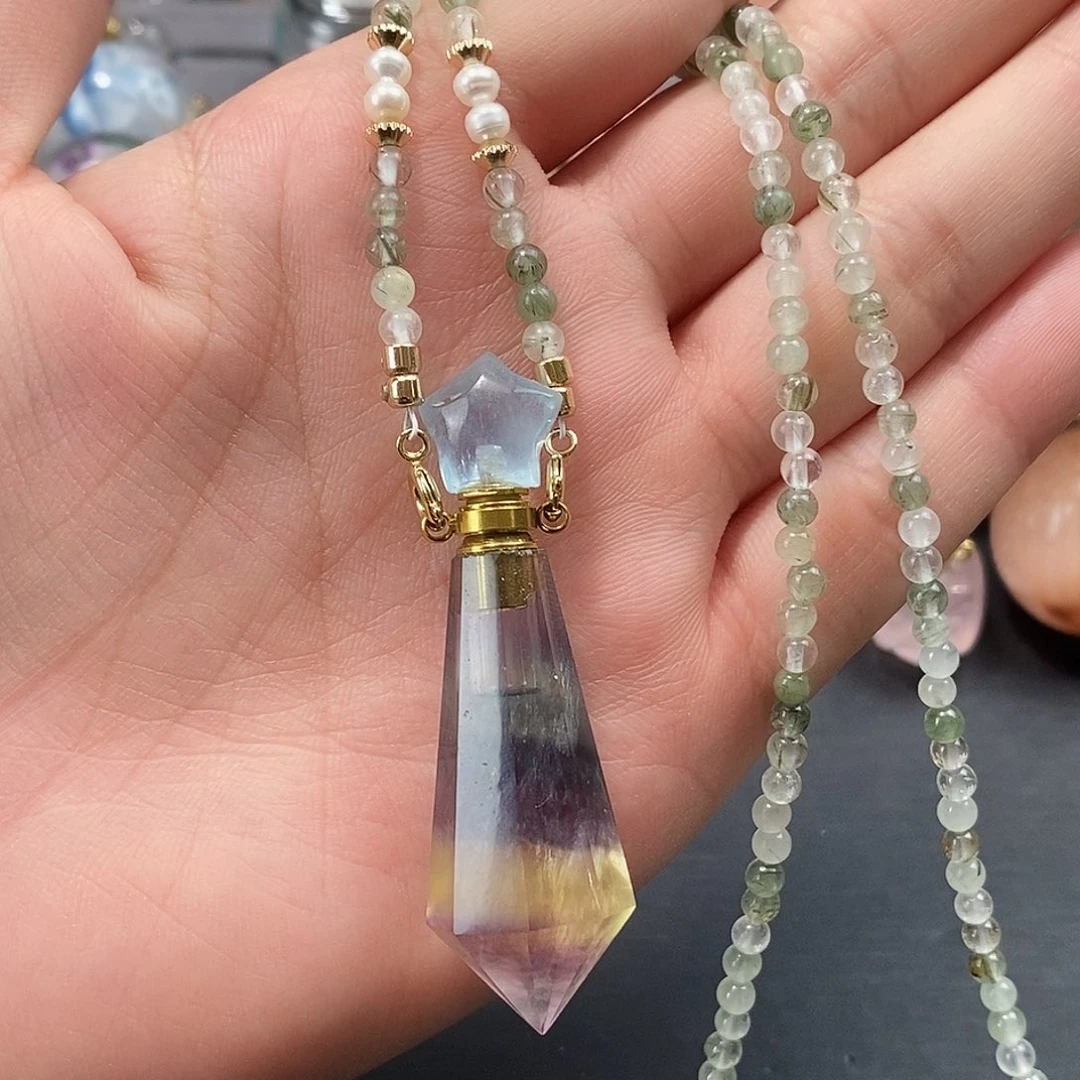 查罗石合金颈饰香水瓶