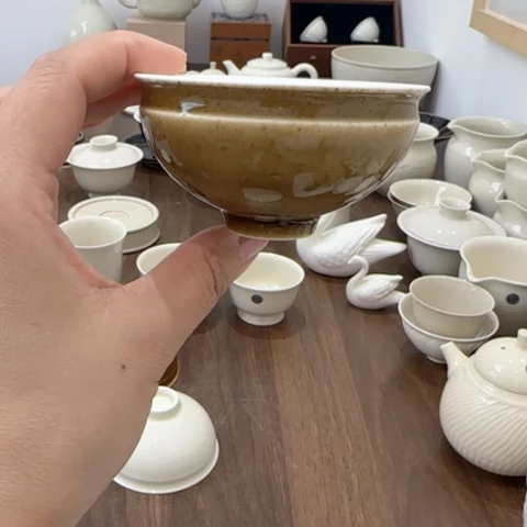微瑕褐彩双釉束口杯