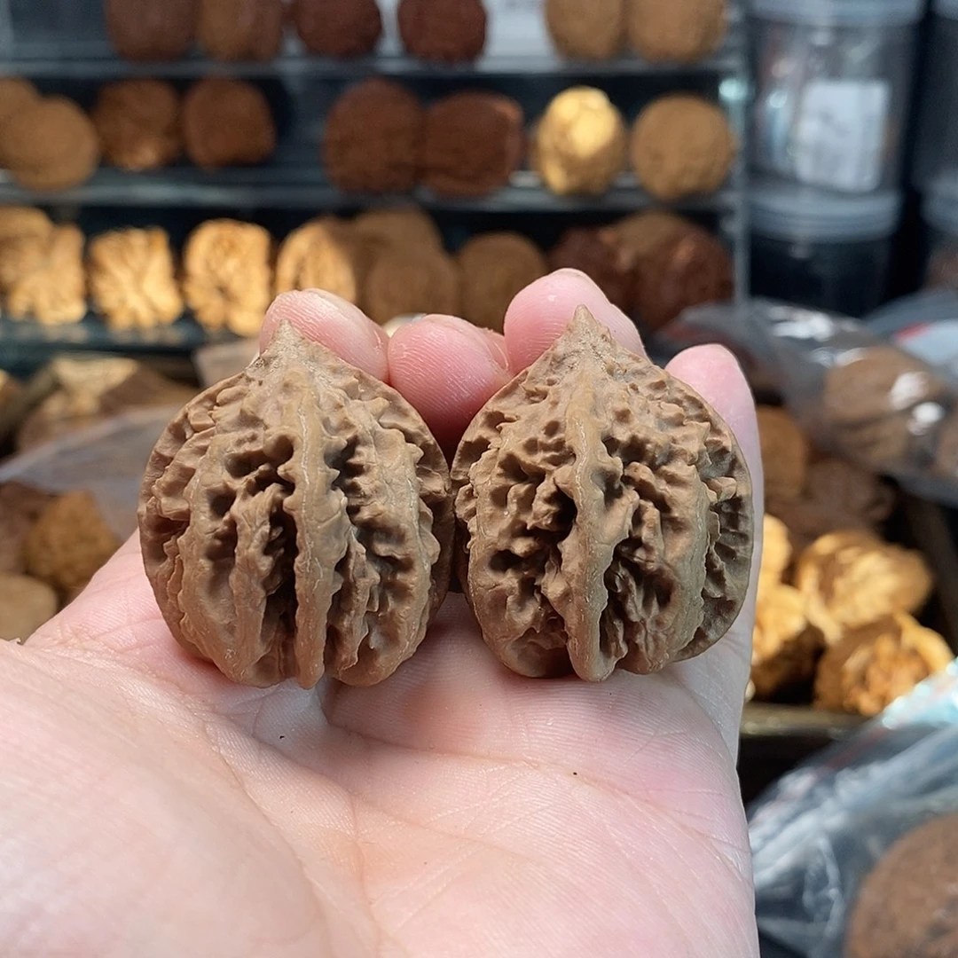 1文玩核桃龙骨-424