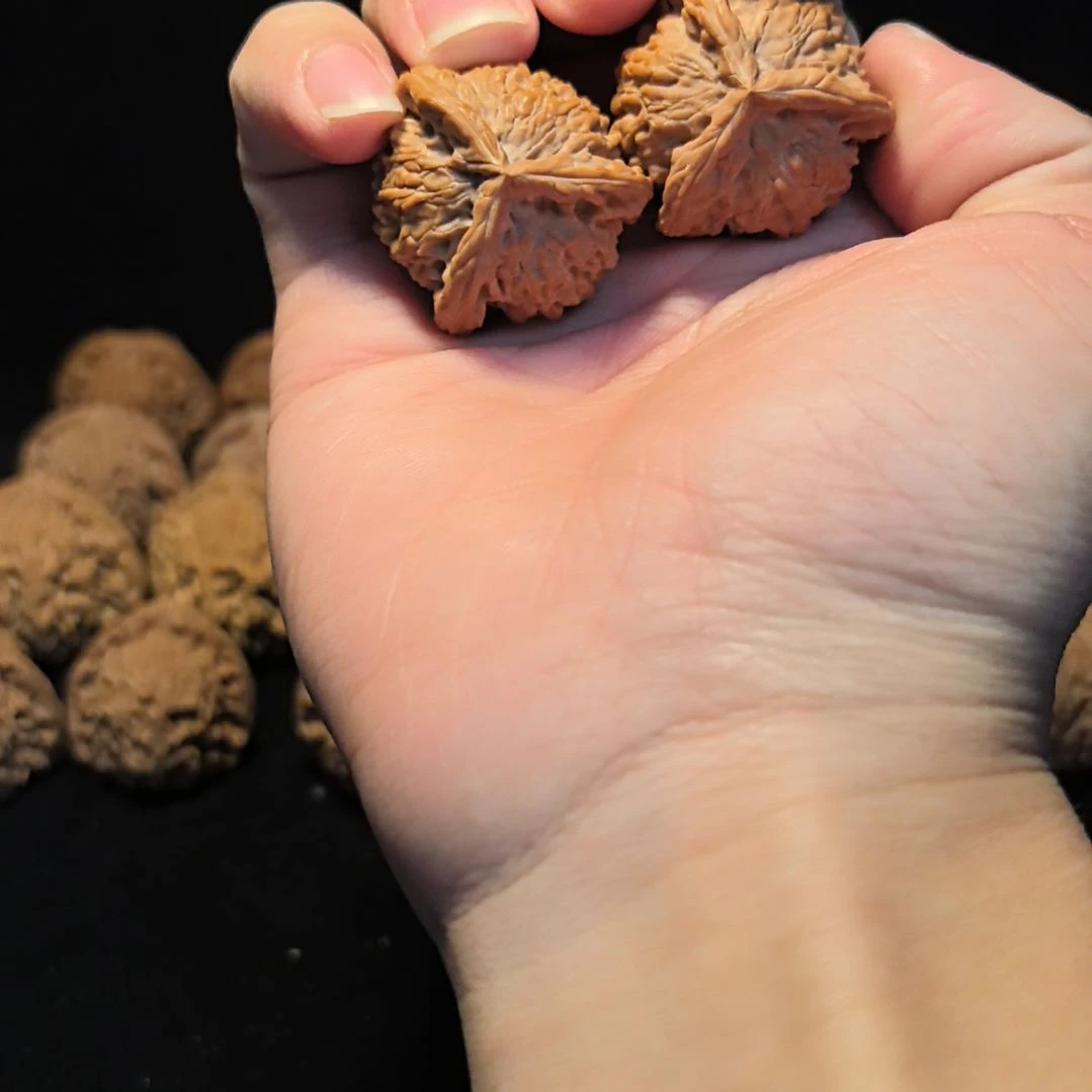 文玩核桃吊坠三棱