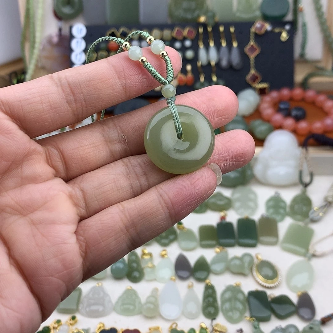 和田玉未镶嵌吊坠(不含链)
