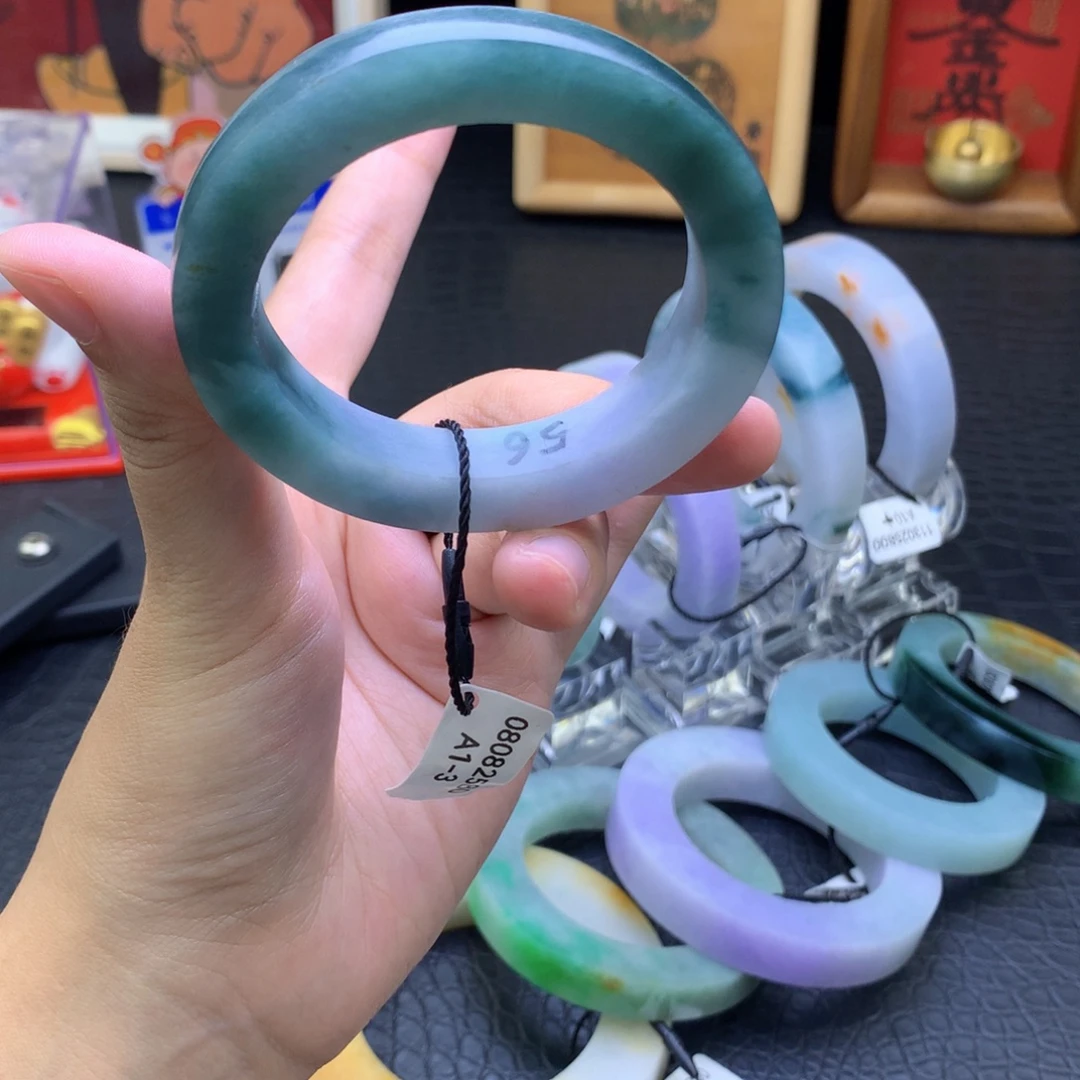 定制翡翠未镶嵌翡翠手镯