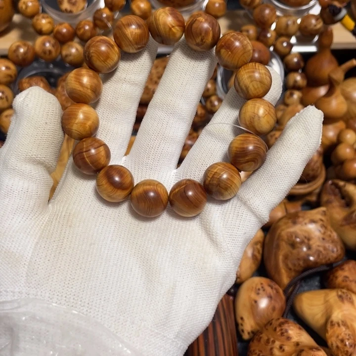 柏木川****海太行崖柏满闪电1,5手串