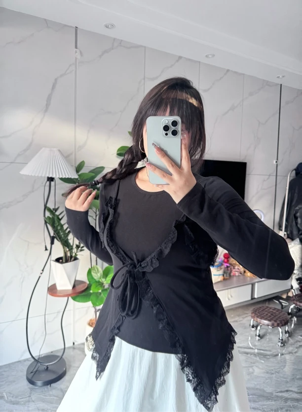 【白月光】假两件蕾丝拼接圆领打底衫春季新款修身显瘦减龄设计感