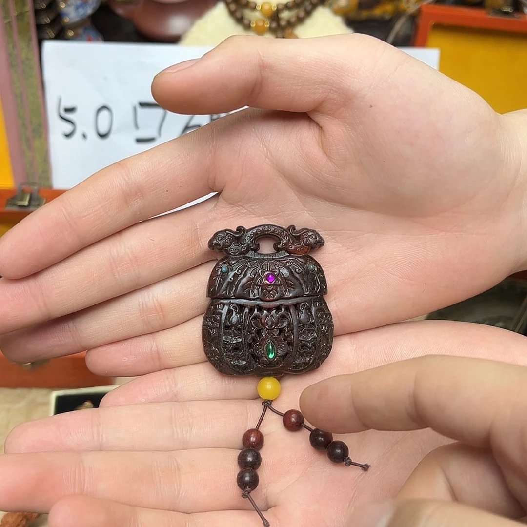 大叶紫檀（黑酸枝木类）