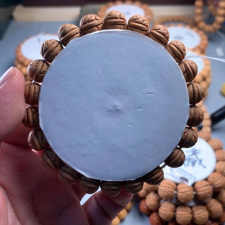 桃核吊坠1.0一道筋