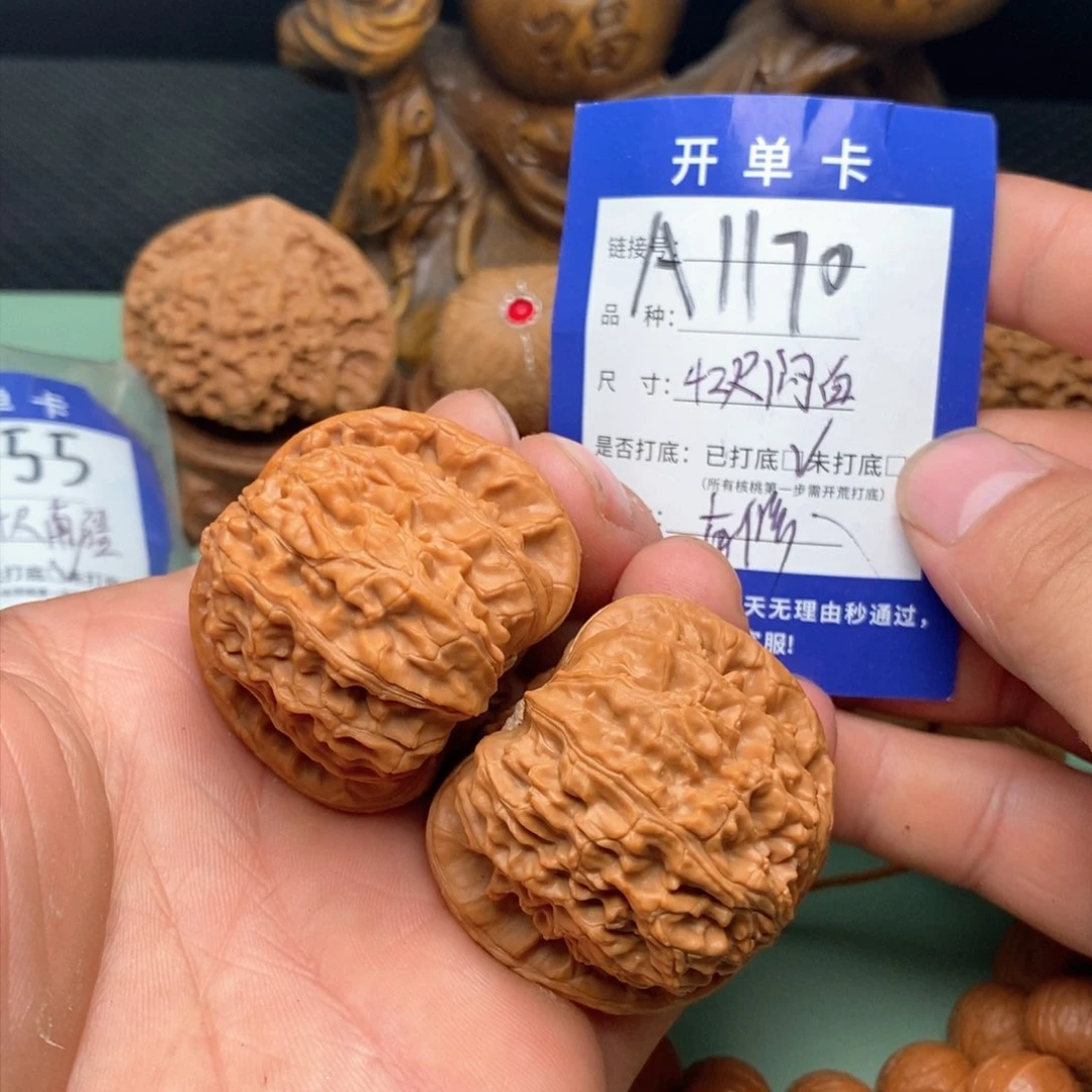 文玩核桃吊坠一***头
