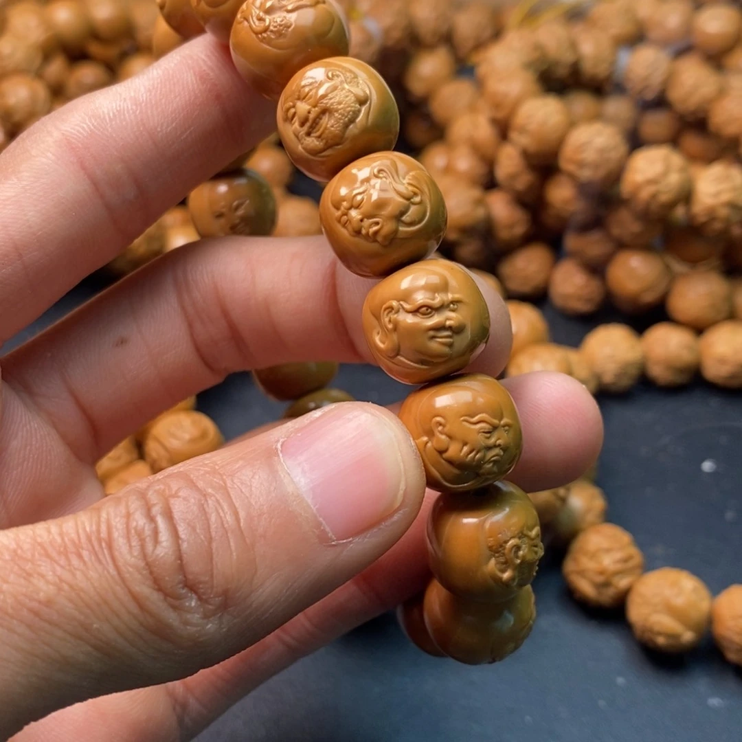 猴头核桃吊坠老型十八罗汉