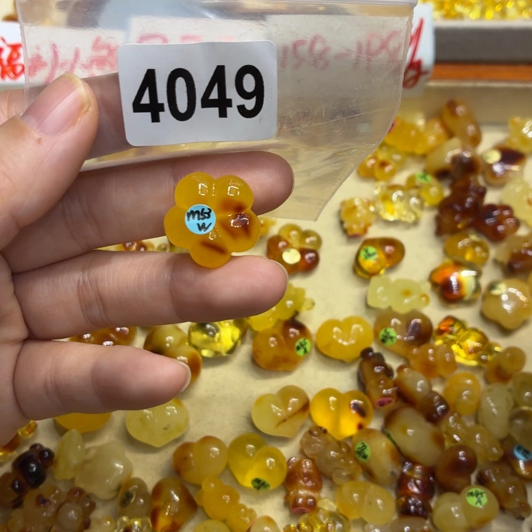 琥珀未镶嵌珠宝奇石