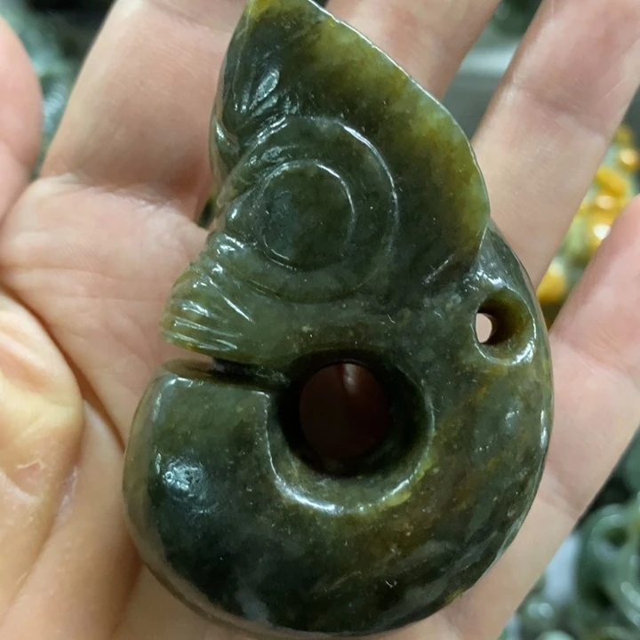 未镶嵌岫岩河磨玉（透闪石质玉）把件
