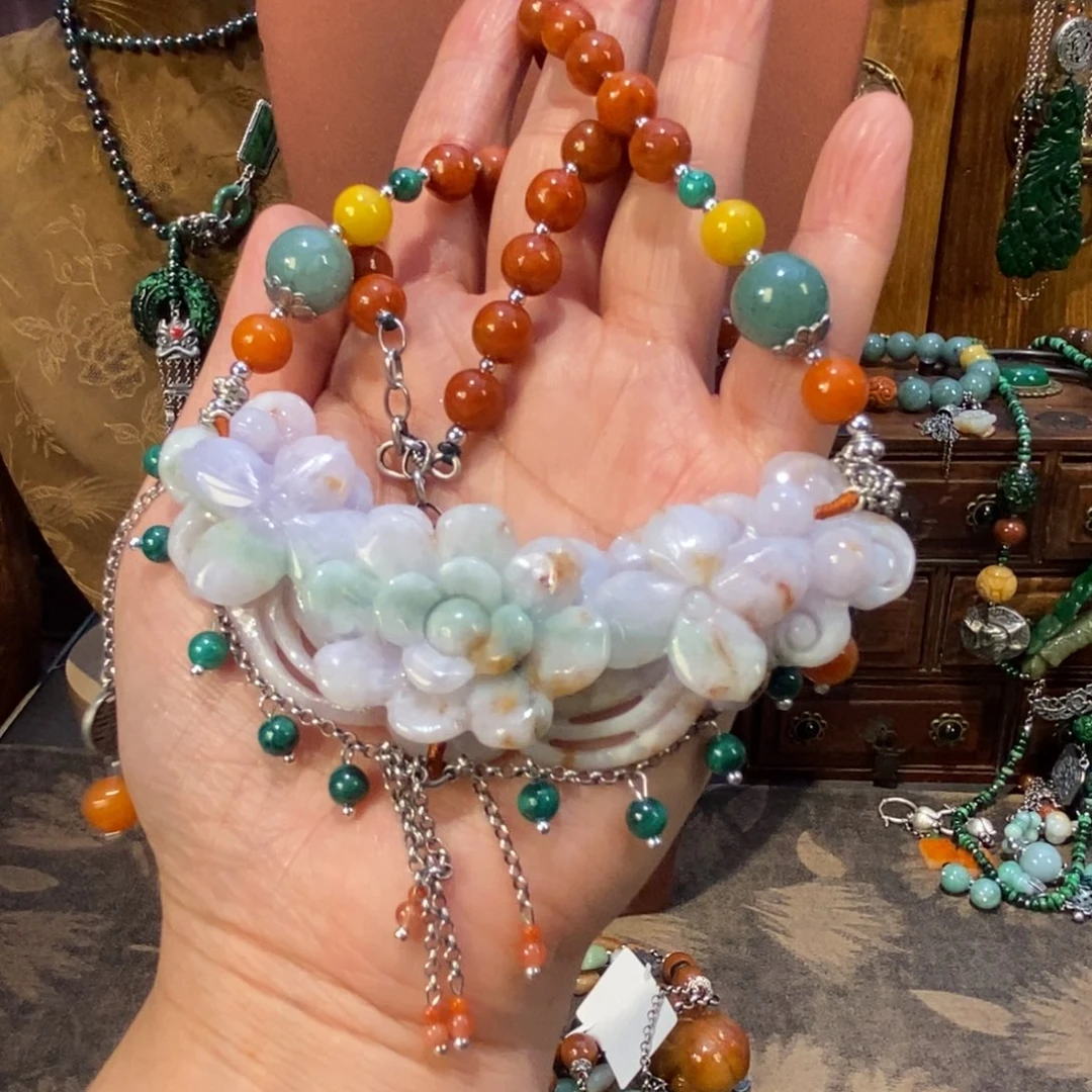 翡翠未镶嵌吊坠(赠链)