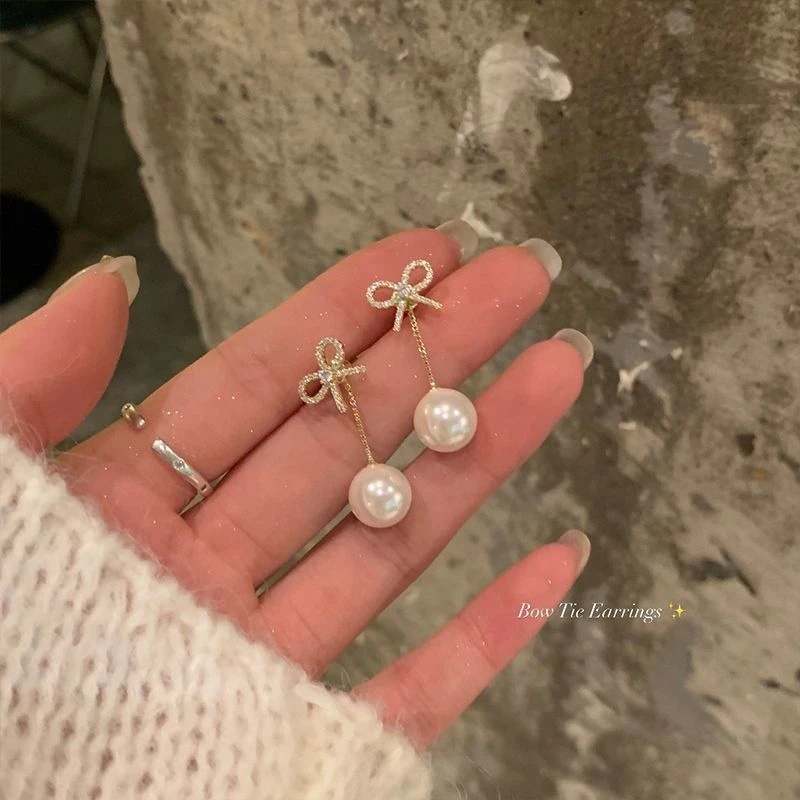 合金耳饰 适合冬天的后挂式闪锆蝴蝶流苏耳环精致百搭法式复古