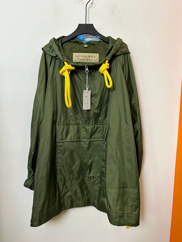 95新 BURBERRY/博柏利 绿色外套