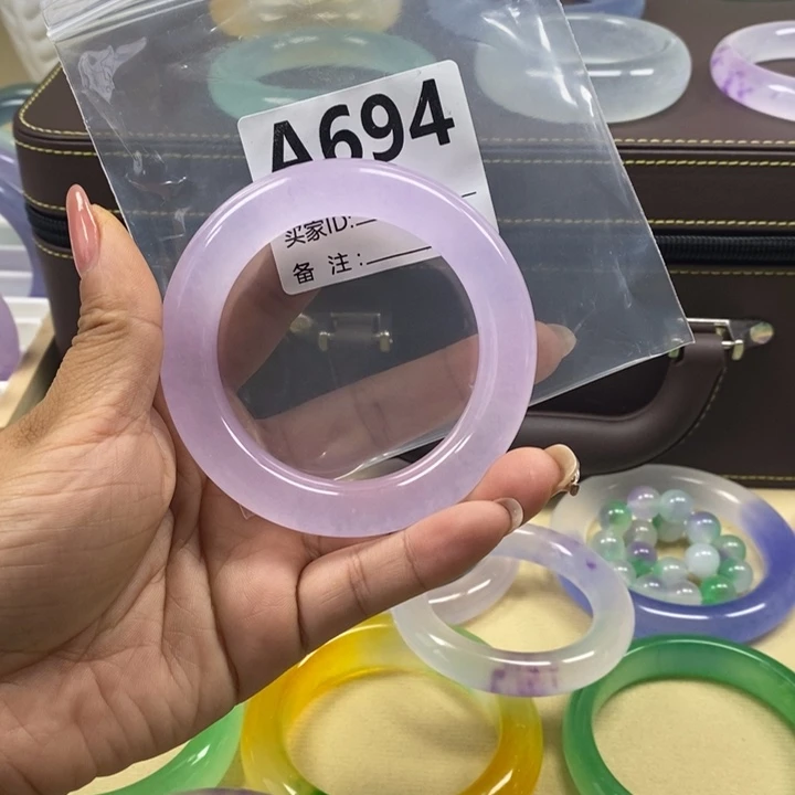 H***O玉694莫奈紫圆条镯子