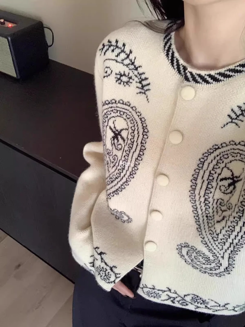 秋冬新款韩版宽松小香风圆领针织开衫女短款百搭毛衣外套上衣潮